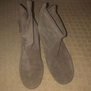 Dolce Vita slouch wedge bootie /back zipper